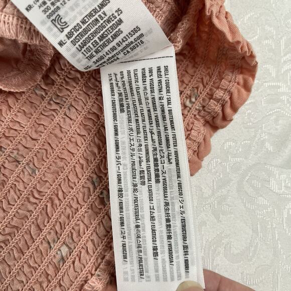 Y2K Hollister Shirt Large Pink Floral Cropped Top Blouse Smocked Renaissance - Picture 8 of 8